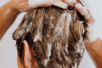 Ako vam se kosa brzo masti zimi ovu grešku vjerovatno pravite svaki dan