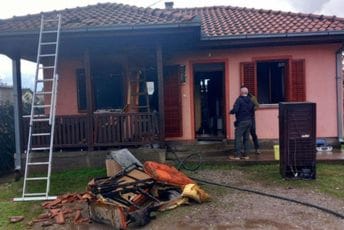 Podgorica: Gorjela kuća u park šumi Zagorič, intervenisali vatrogasci