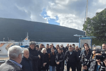 U Kumboru održan protest: Ribari se ne mire sa odlukom "Morskog dobra"