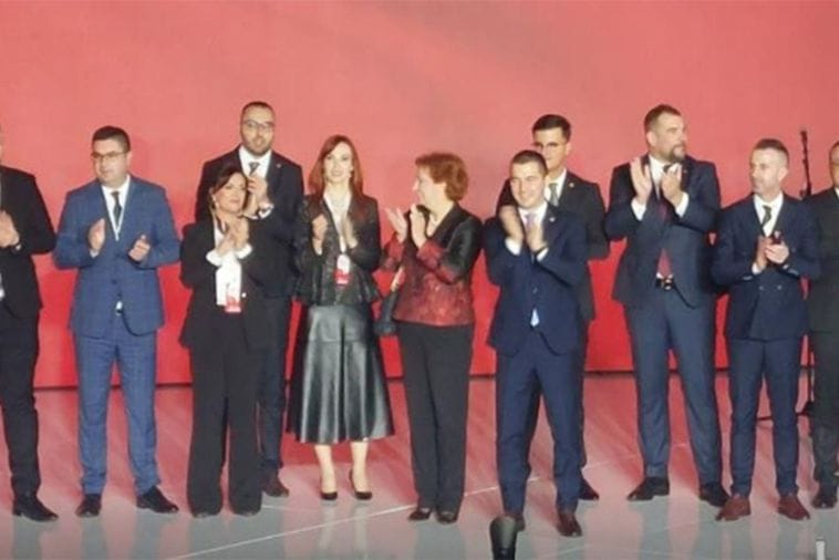 Demokrate prototip bolesnog društva