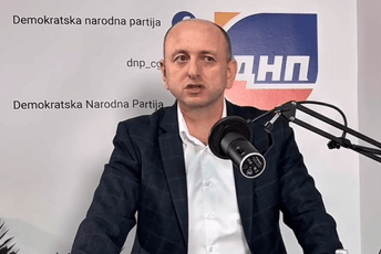 Knežević pokazao poruku koju je Mujoviću navodno poslao Duško Marković