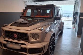 (FOTO/VIDEO) Policija pretresla komplekse Zvicera i stan Vladmira Božovića: Oduzeto vozilo vrijedno pola miliona eura, još tri automobila i 17.000 eura