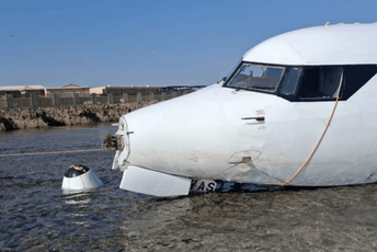 (FOTO) Pilot sletio na plažu, svi su preživjeli: "Ključna je bila brza reakcija"