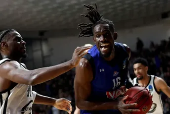 Srušen je Burg, 'plavi' u plej-of idu se trećeg mjesta: Veliko slavlje u "Morači", Rumuni stoje na putu do četvrtfinala