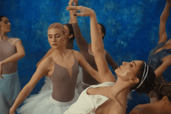 (VIDEO) Emina Jahović objavila novu pjesmu: U numeri  "Krune" u ulozi balerine