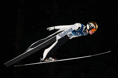 Spektakularan let Slovenca: Domen Prevc stigao do zlata na velikoj skakaonici