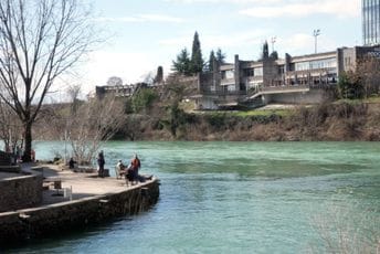 (FOTO/VIDEO) Nagovještaj proljeća izmamio Podgoričane na ulice