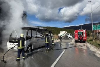 Izgorio autobus na putu Ulcinj - Bar