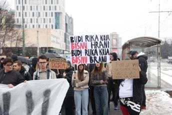 Mladi Sarajeva i danas ispred Vlade: Traže ostavku ministarke obrazovanja, stavlja katance na vrata škola