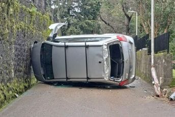 Herceg Novi: Jedan vozač vozio pijan, izgubio kontrolu i prevrnuo vozilo, drugi udario u potporni zid pa u bankinu