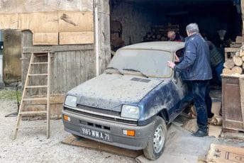 Renault 5 prešao samo 12 km: Kupila vozilo, pa ga zbog straha godinama držala u garaži