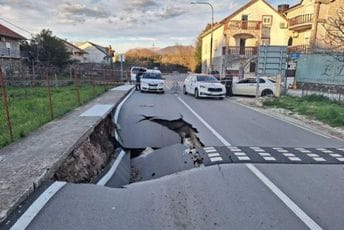 Tivat: Urušio se dio puta u Radovićima, obustavljen saobraćaj