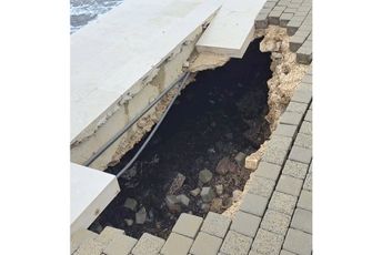 U Sutomoru se urušio dio glavnog trga: "Stoji tako neosiguran, čeka se da neko upadne"