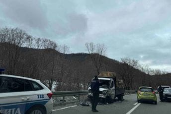 Udes na putu Kolašin-Mateševo: Saobraćaj se odvija naizmjenično, stvorene kolone