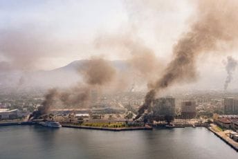 Nezapamćen haos: Ratno stanje u Meksiku nakon ubistva vođe kartela (VIDEO)