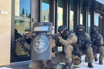 (FOTO) Crnogorski specijalci izveli vježbu u krugu američke ambasade
