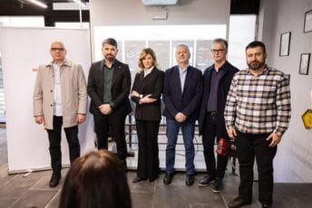 Izabrani pobjednici devetog m:tel app konkursa: Učestvovalo 25 gimnazija i stručnih škola Izabrani pobjednici devetog m:tel app konkursa: Učestvovalo 25 gimnazija i stručnih škola