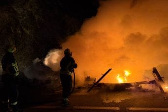 Bijelo Polje: Gorjelo vozilo, intervenisali vatrogasci