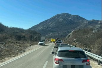 Udes na putu Risan - Nikšić: Tri osobe povrijeđene