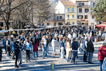 (FOTO/VIDEO) Trpeza u Virpazaru bez ukljeve, ali bogata i sa dosta vina