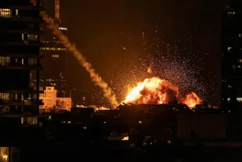 Iran večeras napao Izrael: U Tel Avivu ima povrijeđenih