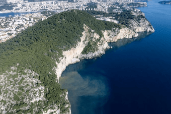 Kanalizacija se izlila u more u Dubrovniku