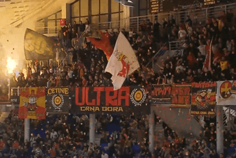 Prekrasna atmosfera: Pogledajte kako je izgledala "Morača" tokom intoniranja himne (FOTO / VIDEO)