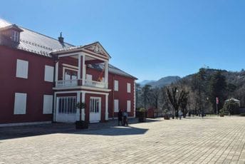 Đurašković: Zbog neistinitih komentara napominjem - na Cetinju će svakog dana nastupati crnogorski izvođači