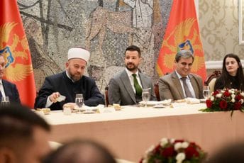 Milatović upriličio iftar u Vili Gorica: "Neka ovaj mjesec donese više povjerenja jednih u druge" Milatović upriličio iftar u Vili Gorica: "Neka ovaj mjesec donese više povjerenja jednih u druge"