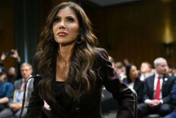 Nakon kritika i kontroverzi: Tramp smijenio sekretarku za unutrašnju bezbjednost Kristi Noem, poznato ko će je naslijediti