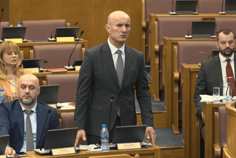 Laković podnio ostavku u PES-u i Odboru za bezbjednost i odbranu: Neke kolege davale signal da mi se uzme riječ