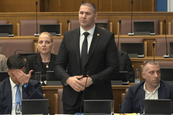 HRA: Direktor policije mora trpjeti viši stepen kritike u političkom govoru, UP da odustane od prekršajnog gonjenja Milana Kneževića