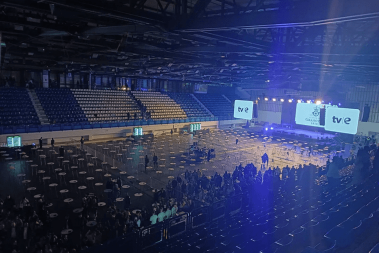 (FOTO) Lažna dojava o bombi u Sportskom centru Nikšić, koncert nastavljen