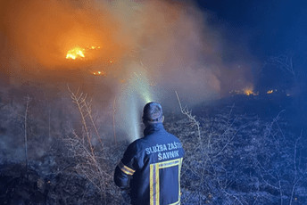 Vatra prijetila kućama u Šavniku (VIDEO)