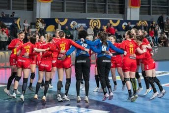 'Lavice' su na EHF Euru: Mučile se 40 minuta, pa za 10 završile sav posao 'Lavice' su na EHF Euru: Mučile se 40 minuta, pa za 10 završile sav posao