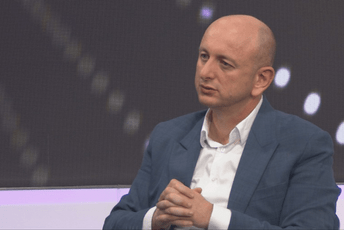 Knežević: Meni spočitavaju Vučića, a oni čekaju na šalteru instrukcije od Satlera