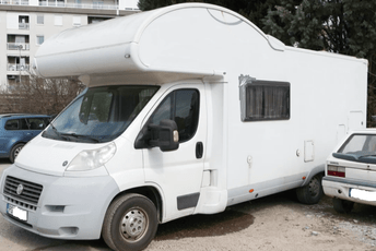 Sve češće krađe goriva u Bloku 9: Oštećeni kamperi i kamioni, šteta više stotina eura Sve češće krađe goriva u Bloku 9: Oštećeni kamperi i kamioni, šteta više stotina eura