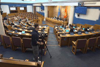 Mugoša: Ovo nije normalno; Rakočević: Ne vjerujemo vam više ništa