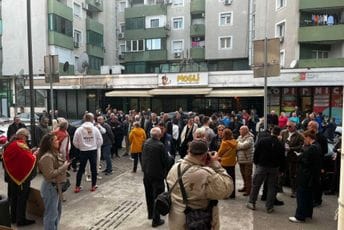 U toku protest ispred suda: Počelo suđenje Ljumoviću, Marunoviću i Radomanu