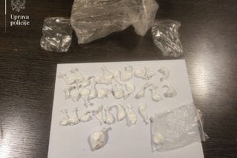 Hapšenja na Zabjelu i Starom aerodromu: Osumnjičeni progutao četiri kesice s kokainom