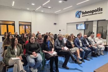 Donatorsko veče u Nikšiću: Prikupljeno više od 800 eura, novac namijenjen za izgradnju skloništa za djecu žrtve ugovorenog braka