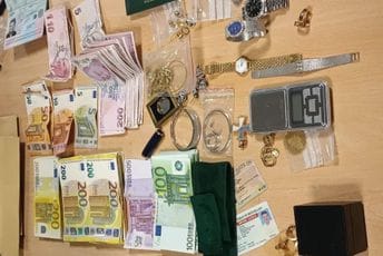 Satovi, nakit, garderoba: Na tivatskom aerodromu zaplijenjena roba vrijednosti 100.000 eura