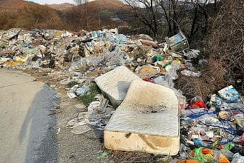 (VIDEO) Euromost: Dok se ministar Ćulafić šeta Podgoricom, Berane i Bijelo Polje zatrpani smećem