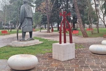 „Omaž prosvjetiteljstvu, štamparstvu i umjetnosti“: "Slovo Ž" od danas u Karađorđevom parku u Podgorici