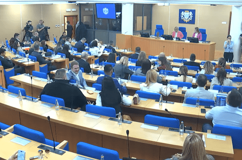 Gotovo glasanje: Nije usvojen prijedlog o skraćenju mandata podgoričkom parlamentu