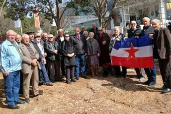 Delegacije SOBNOR-a i OBNOR-a položile vijence na spomen bistu Budu Tomoviću