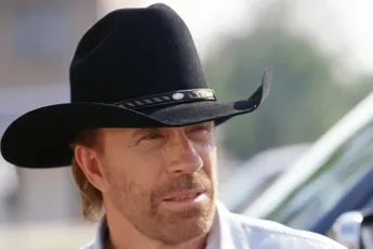 Čak Noris vježbao dan prije nego je završio u bolnici, nedavno objavio i snimak na kojem boksuje Čak Noris vježbao dan prije nego je završio u bolnici, nedavno objavio i snimak na kojem boksuje