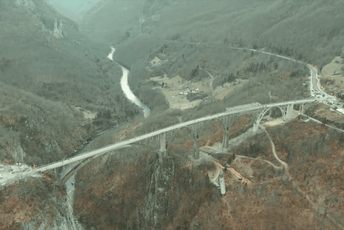 (VIDEO) Pogledajte kako napreduje rekonstrukcija mosta na Đurđevića Tari