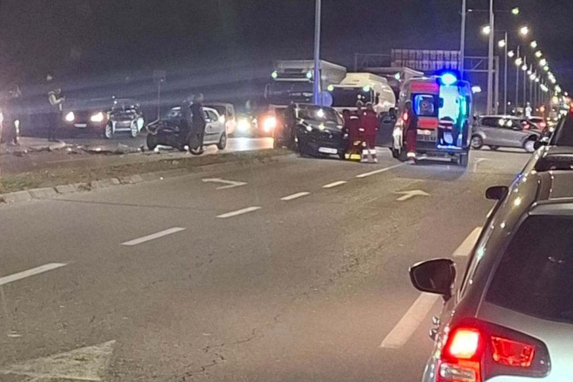 Udes dva automobila na Zlatici: Pet osoba zatražilo pomoć u Urgentnom bloku