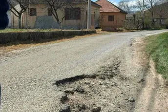 Mještani Pričelja uputili zahtjeve Mujoviću i Grguroviću: Traže obnovu kilometar i po puta